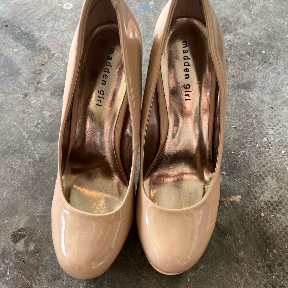 Madden Girl Tan Suede Heels Classic Pumps